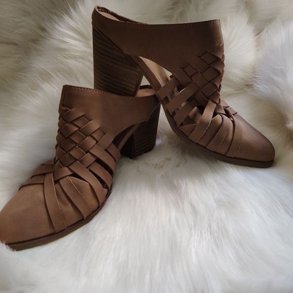 Universal Thread Aiden Huarache Heeled Mules - Picture 11 of 12